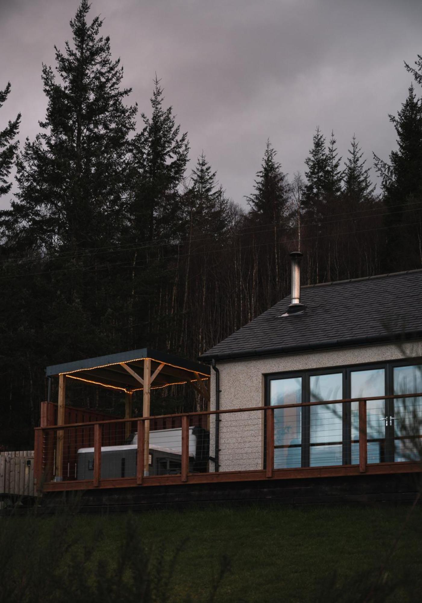 Shoreland Lodges - Holly Lodge Fort Augustus Bagian luar foto