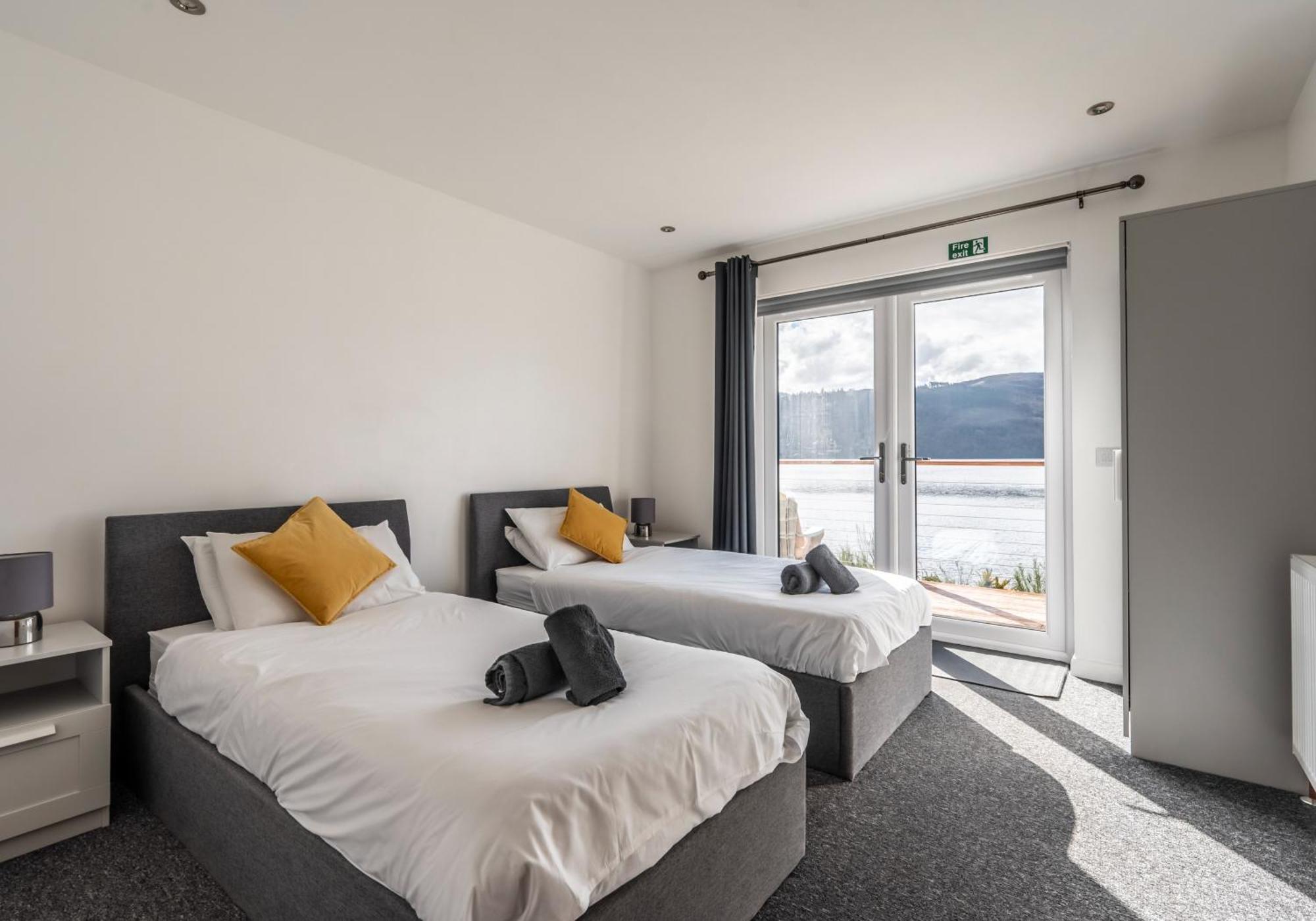 Shoreland Lodges - Holly Lodge Fort Augustus Bagian luar foto