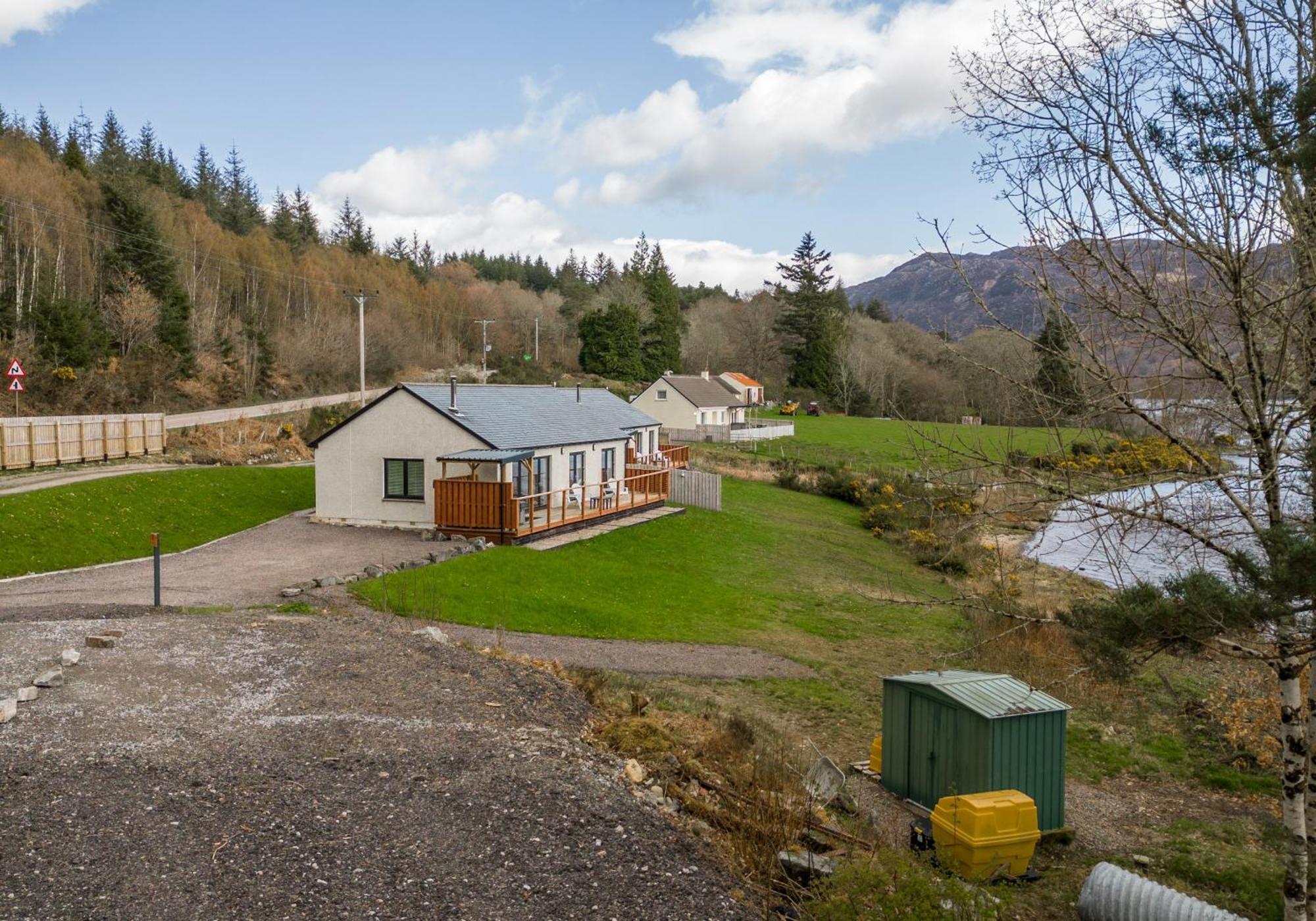 Shoreland Lodges - Holly Lodge Fort Augustus Bagian luar foto
