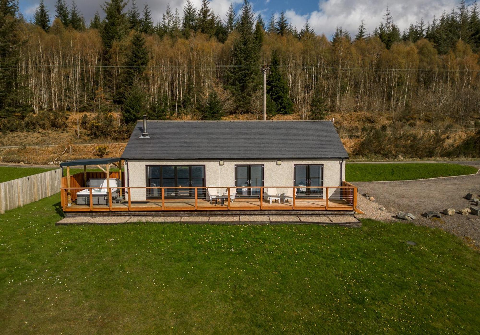 Shoreland Lodges - Holly Lodge Fort Augustus Bagian luar foto