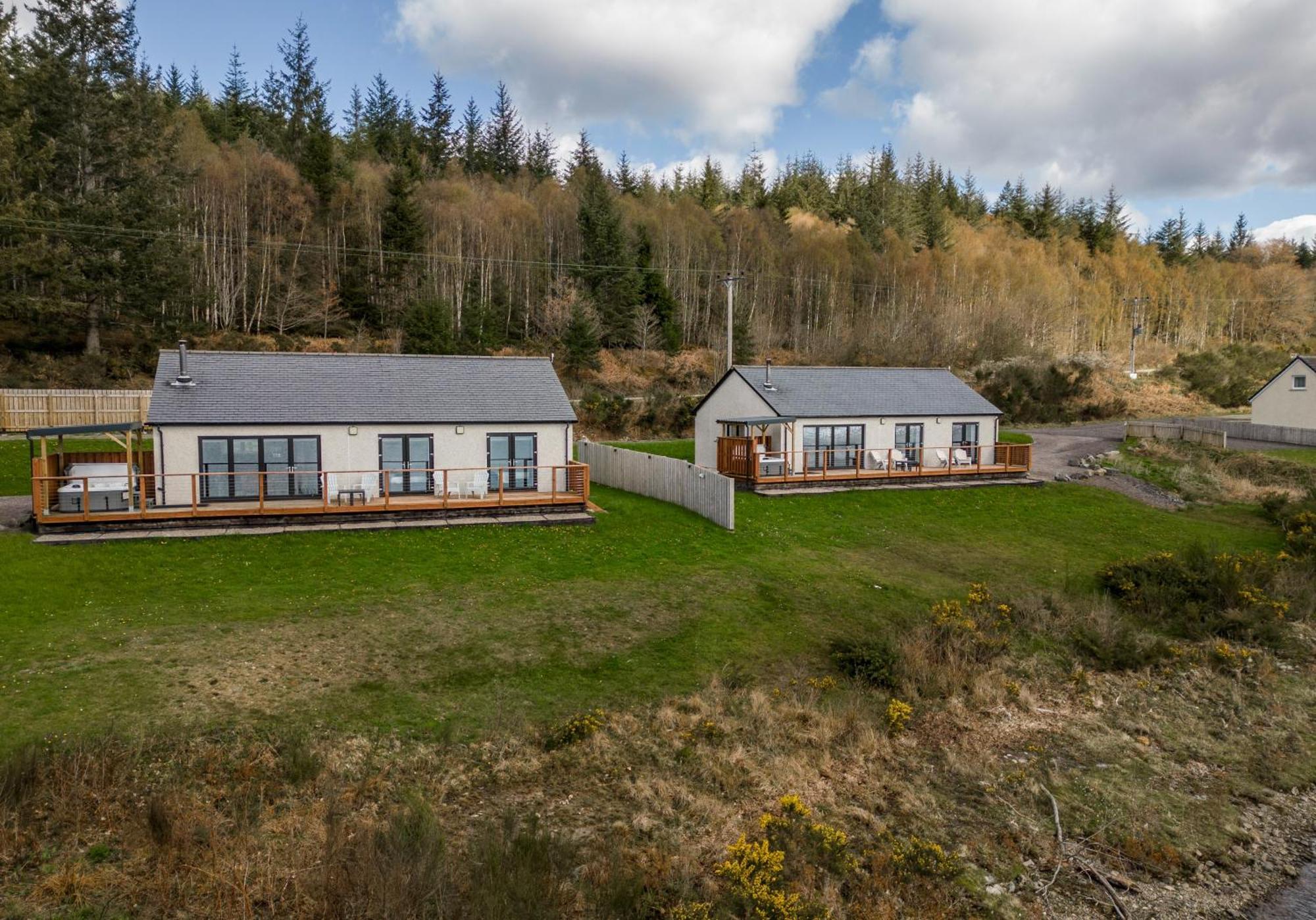 Shoreland Lodges - Holly Lodge Fort Augustus Bagian luar foto