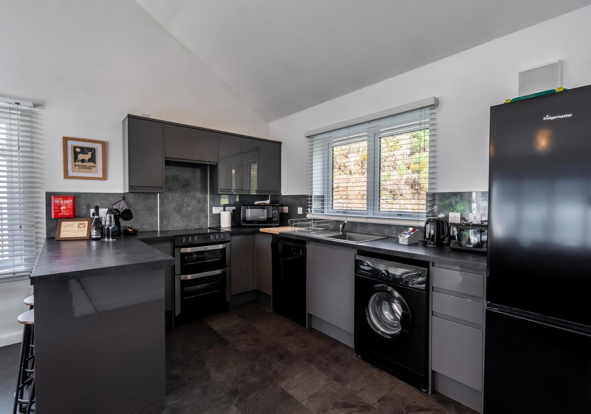 Shoreland Lodges - Holly Lodge Fort Augustus Bagian luar foto